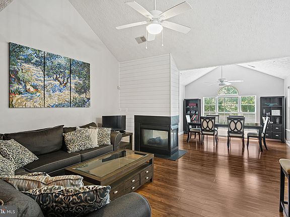 2nd image of 623 Admiral Dr Unit 403
