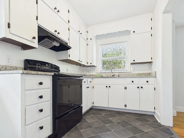 640 Alleghany Ave — Photo 15