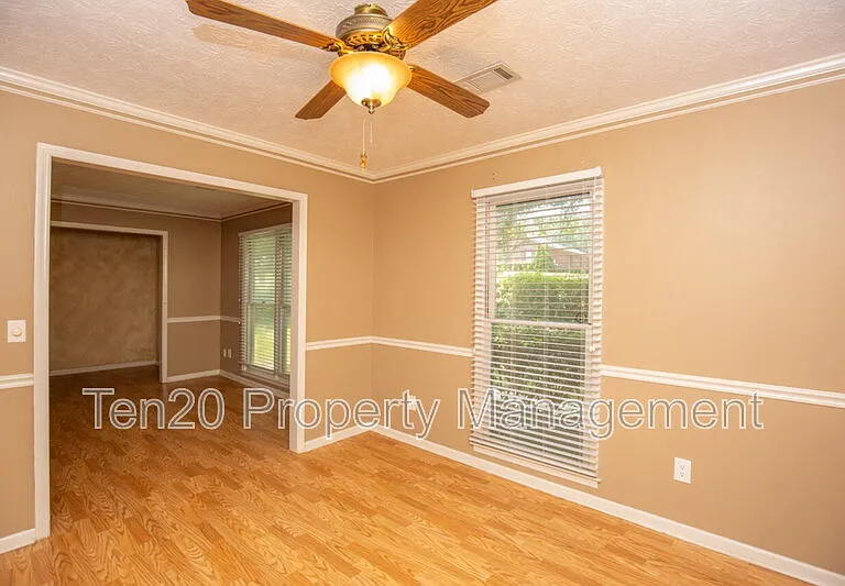 1430 Lokey Dr — Photo 6