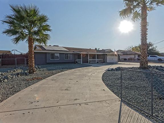 3rd image of 15481 Cactus St