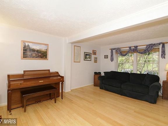 4th image of 9151 Sheffield Hunt Ct
