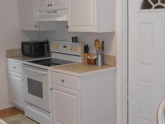 4th image of 2006 Pennwood Dr #2