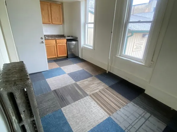 122 N Depot St APT 108, Ionia, MI 48846