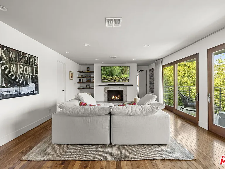 2035 De Mille Dr — Photo 14