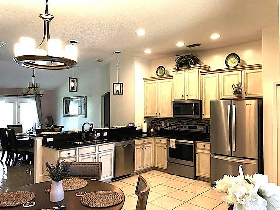 4th image of 157 Moultrie Crossing Ln