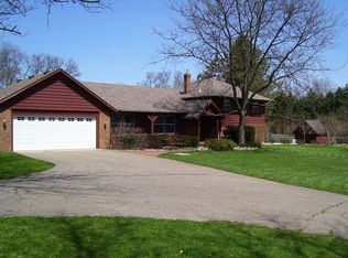 470 White Oak Dr, Portage, MI 49024