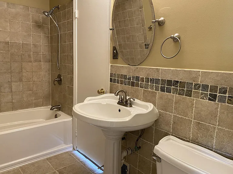 67 Bristol Ct — Photo 8