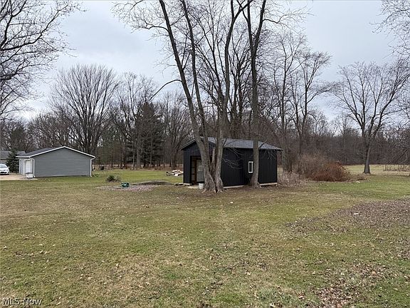 5th image of 888 Beal Rd