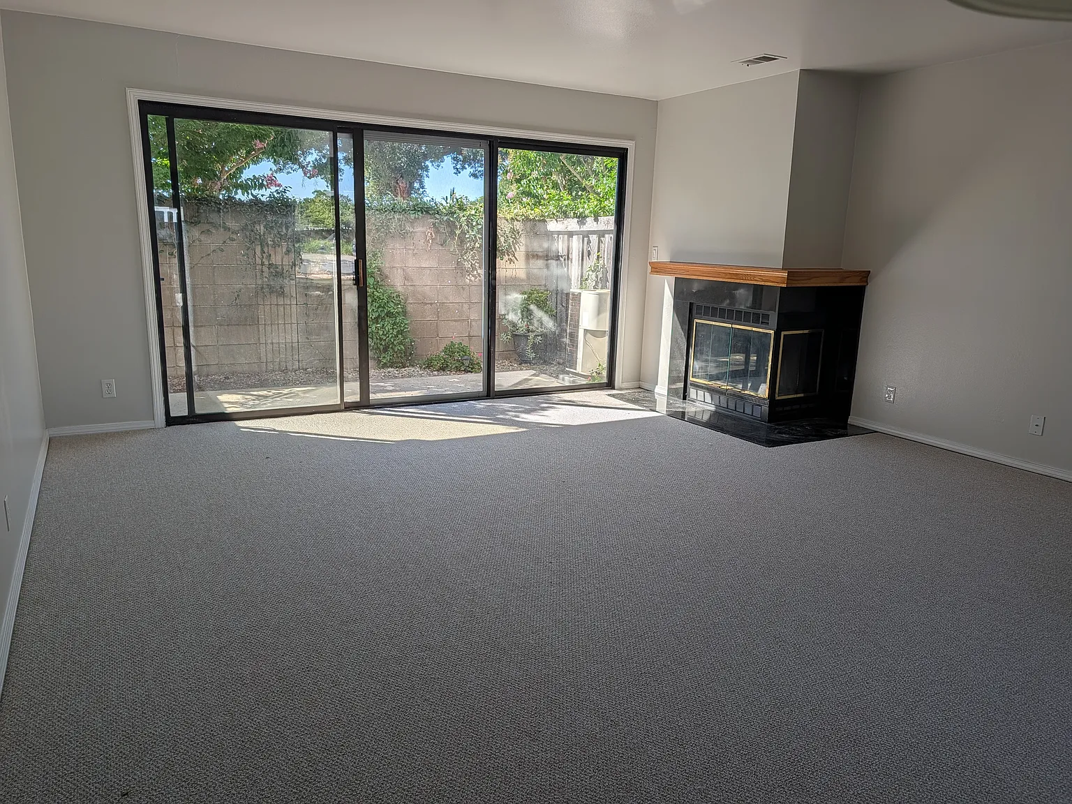 2 bed, 2.5 bath, 1613 sqft, $3,700 — Photo 3