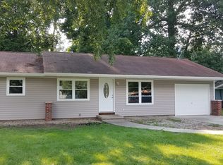 3699 N Greenwood Dr, Warsaw, IN 46582