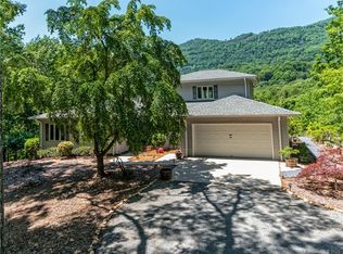 200 Chocolate Drop Mountain Rd, Columbus, NC 28722