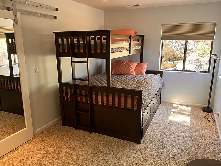 121C Holly Ln — Photo 15