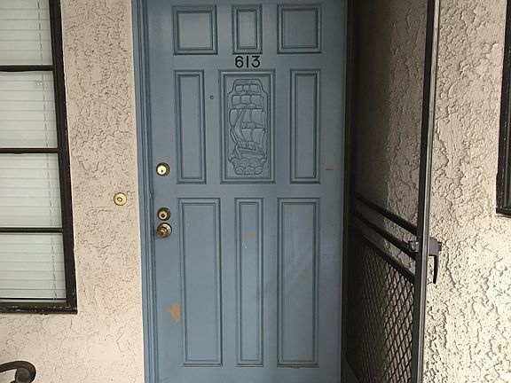 4th image of 613 Island View Cir