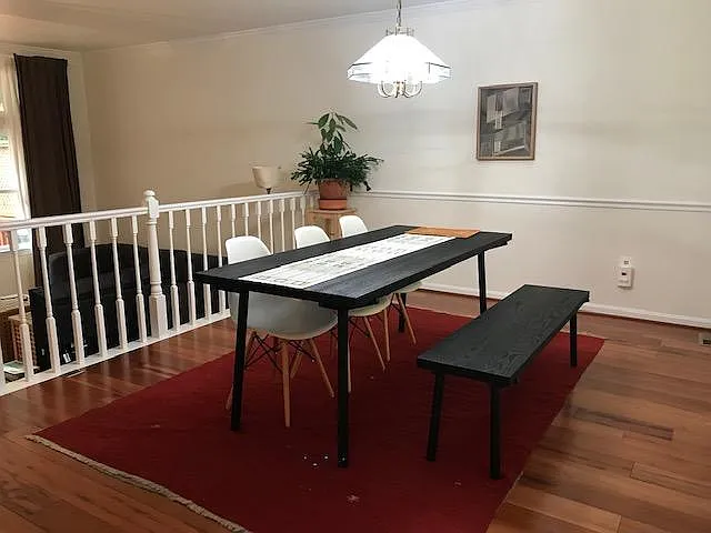 Dining room.
