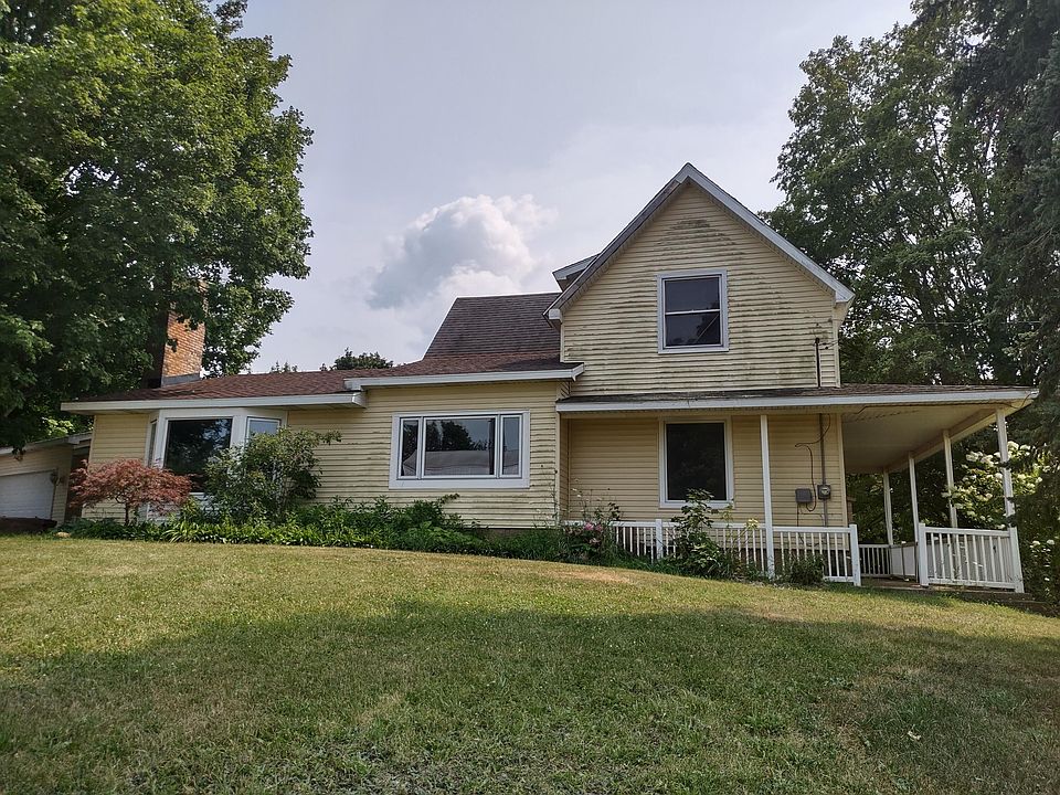1st image of 4389 9th St