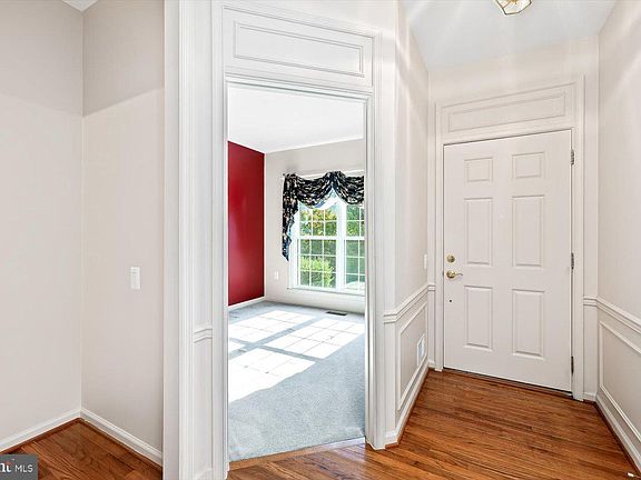 5th image of 23 Herndon Ct