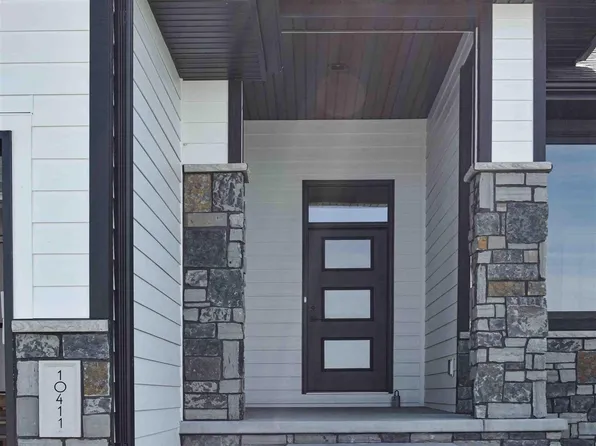 9345 Castle Pine Dr, Lincoln, NE 68516