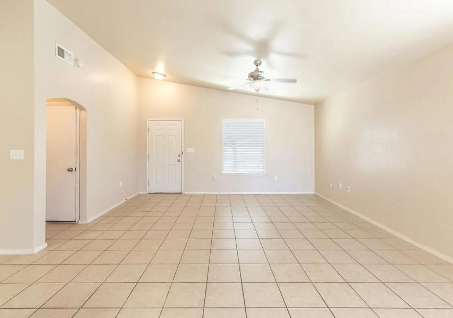 Charming 3 bedroom, 2 bath in Northeast El Paso! — Photo 3