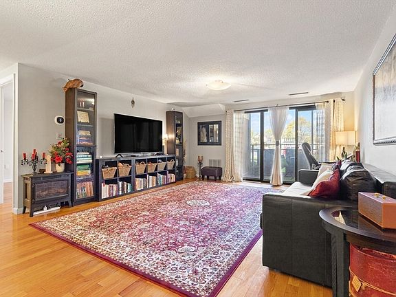 4th image of 22 9th St APT 107