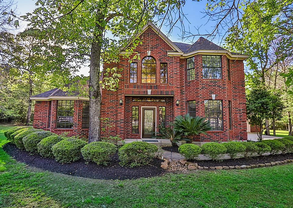 1st image of 39327 Lago Dr