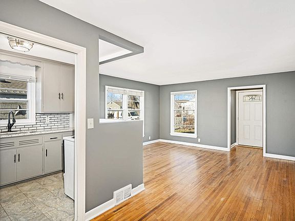 5th image of 1312 Oxford St #1310