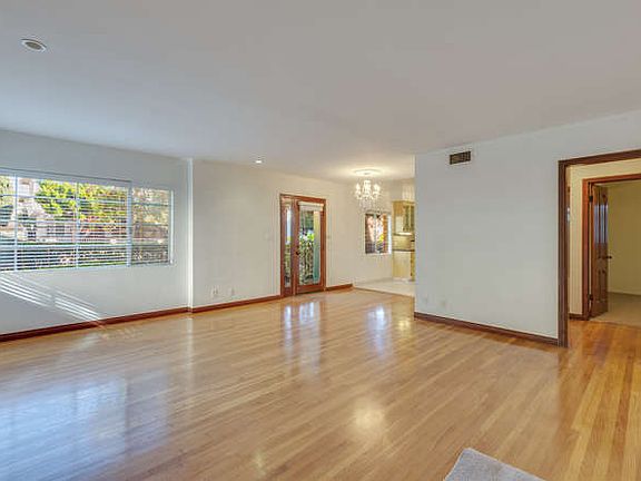 4th image of 1745 N Mariposa Ave APT 1