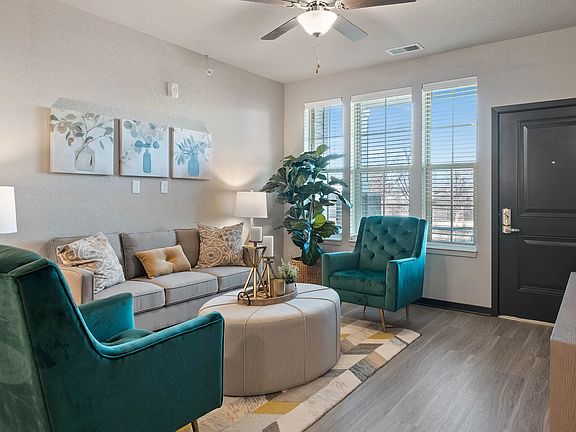 4th image of 10020 W Glendale Ave #1052