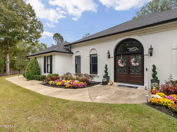 49 Canebrake Blvd, Hattiesburg, MS 39402