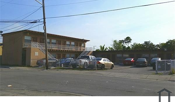 2nd image of 419 SW 2nd Ave #2