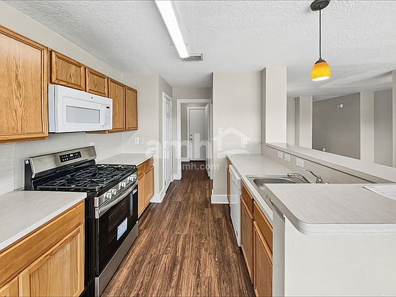 3rd image of 255 Crystal Isle Dr