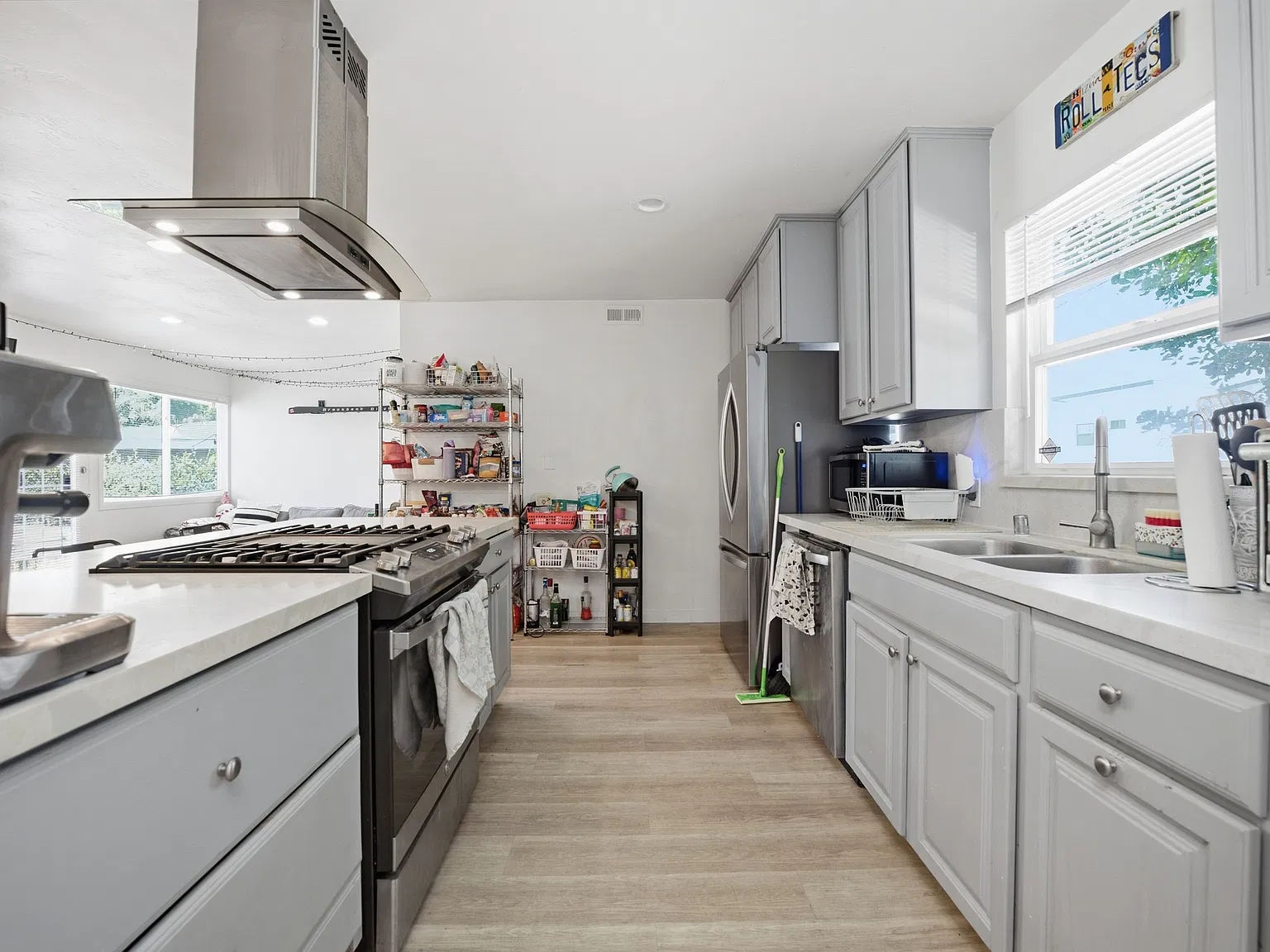 5 bed, 1400 sqft, $7,400 — Photo 2