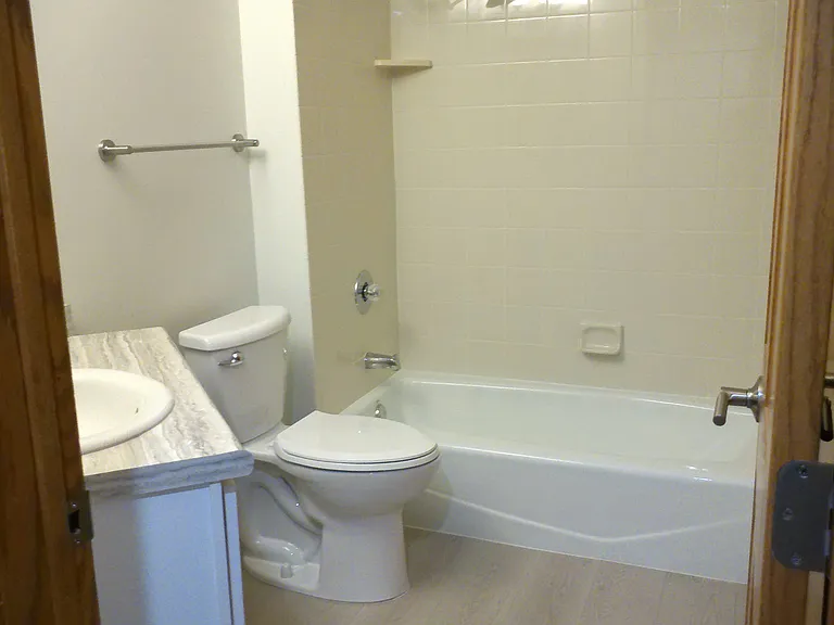Oak Pointe Apartments — Photo 55