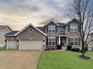 7944 Pinetop Dr, Saint Louis, MO 63129