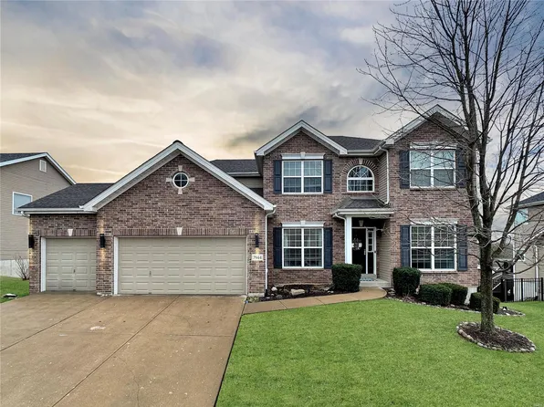 7944 Pinetop Dr, Saint Louis, MO 63129