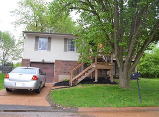 2352 Water Tower Rd, High Ridge, MO 63049