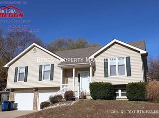1608 Dunwich Dr, Liberty, MO 64068