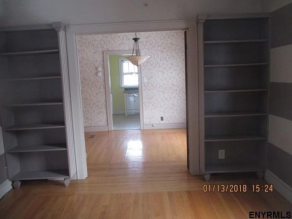 4th image of 2 1/2 Hudson Ave