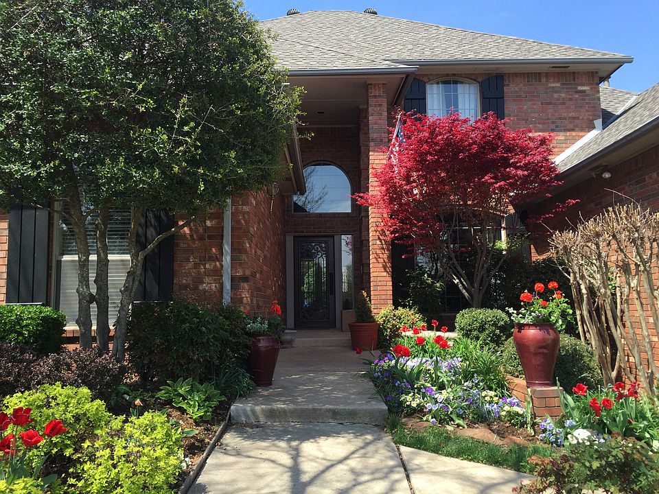 Front entry W/ new door