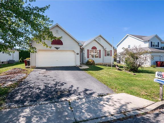 2nd image of 2710 Knollwood Way