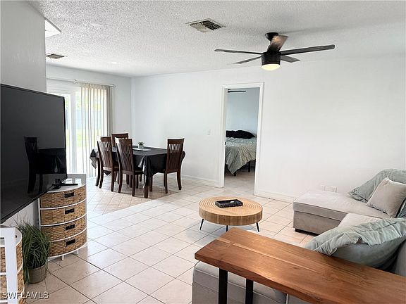 4th image of 24 Charwood Cir