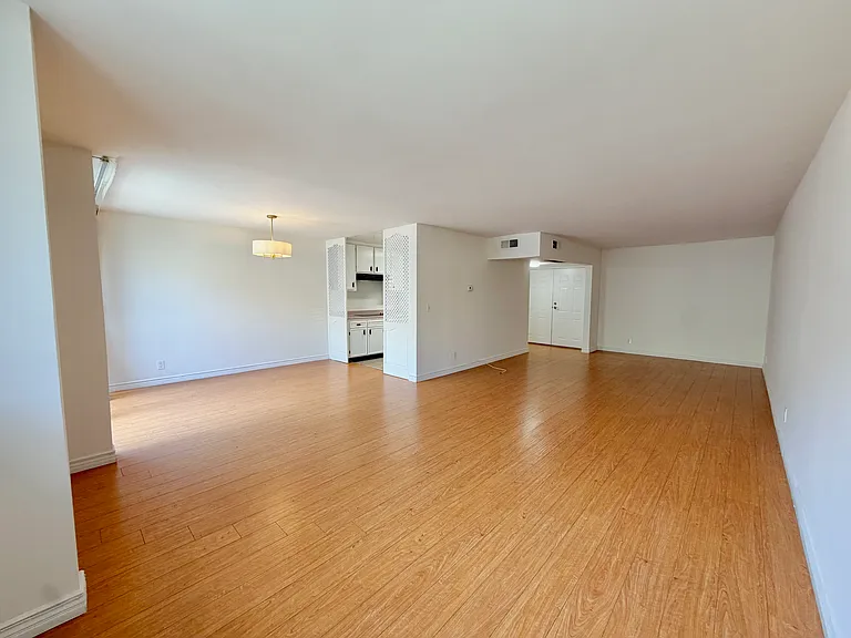 14141 Dickens St #311 — Photo 4