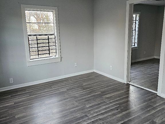 3rd image of 2105 Farrington St