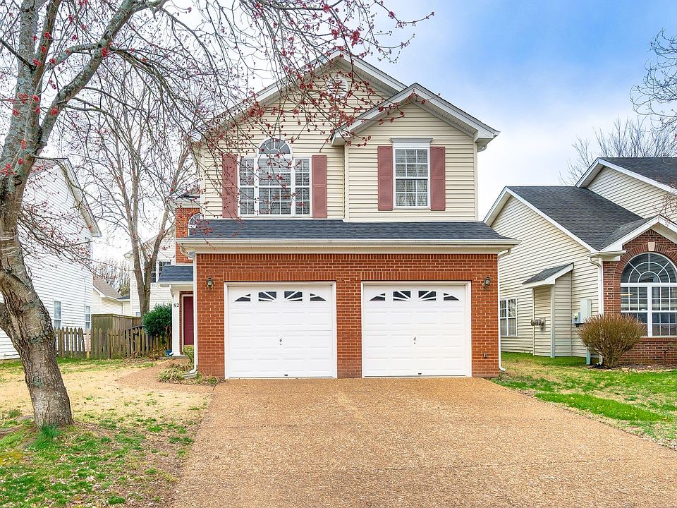 1st image of 82 Heaton Close