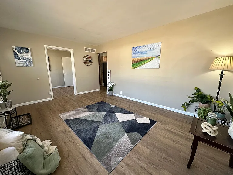 4039 Niles St — Photo 15