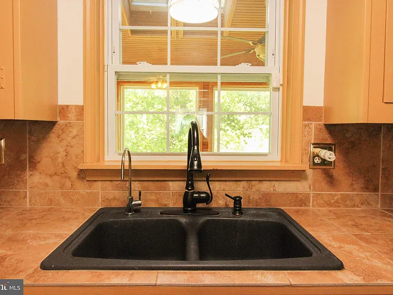 11 Hickory Ln — Photo 18