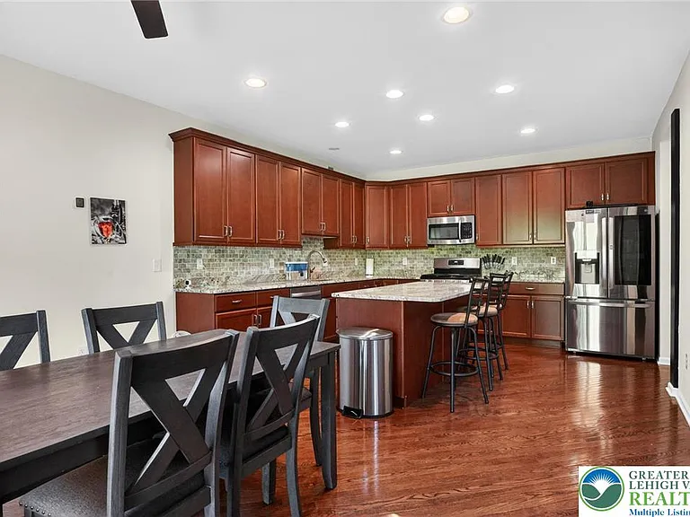 560 Quaker Ridge Ter — Photo 14
