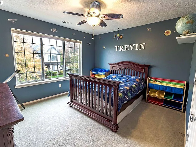 1060 SE Portlandia Ave — Photo 12