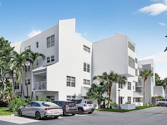2nd image of 2860 NE 14th Street Causeway #405 D