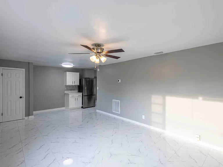 2013 Ronald Ln — Photo 12