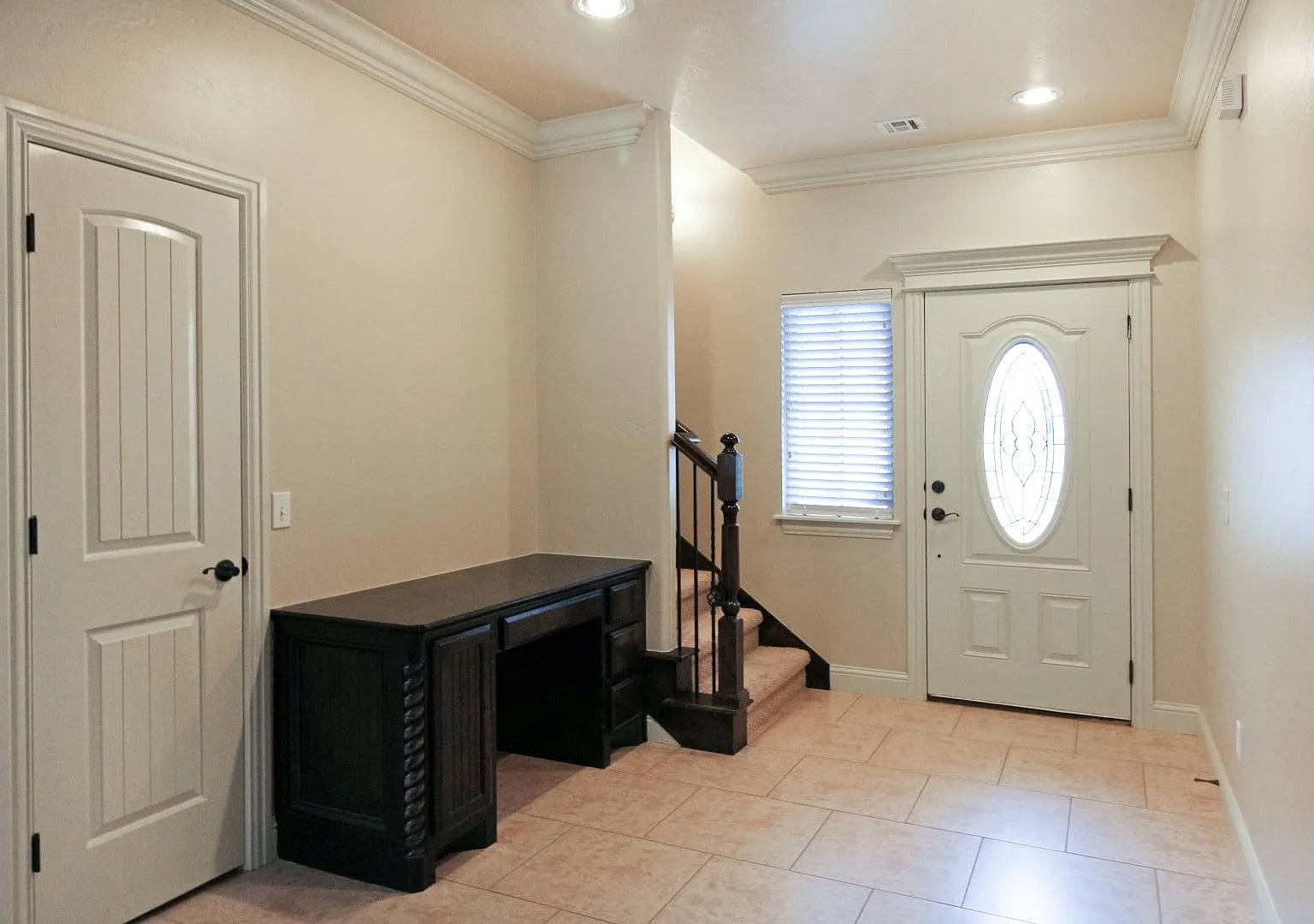 Wonderful 3 bed + bonus, 2.5 bath, & 3 car in Edmond — Photo 2